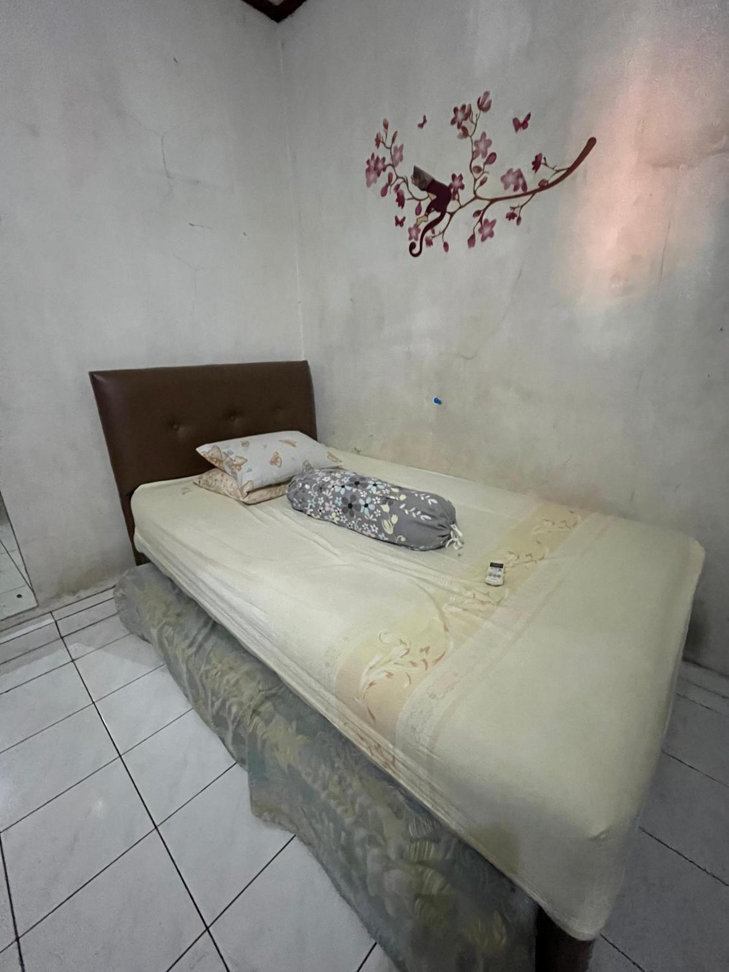 Spot On 94142 Al Fatih Residence Syariah 2 Yakarta Exterior foto