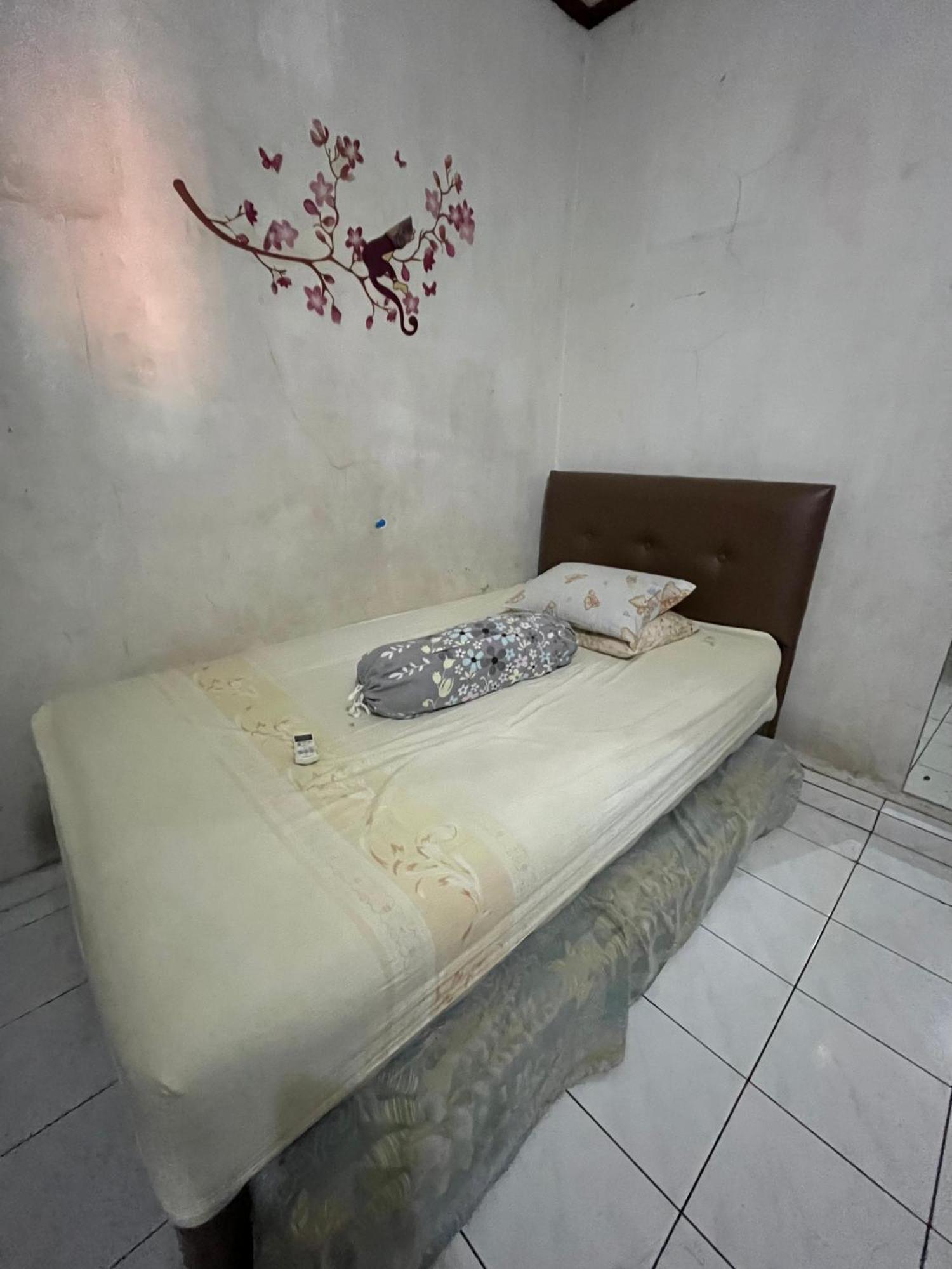 Spot On 94142 Al Fatih Residence Syariah 2 Yakarta Exterior foto